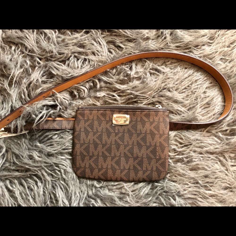 ✨✨BRAND NEW MICHAEL KORS BELT PURSE✨✨